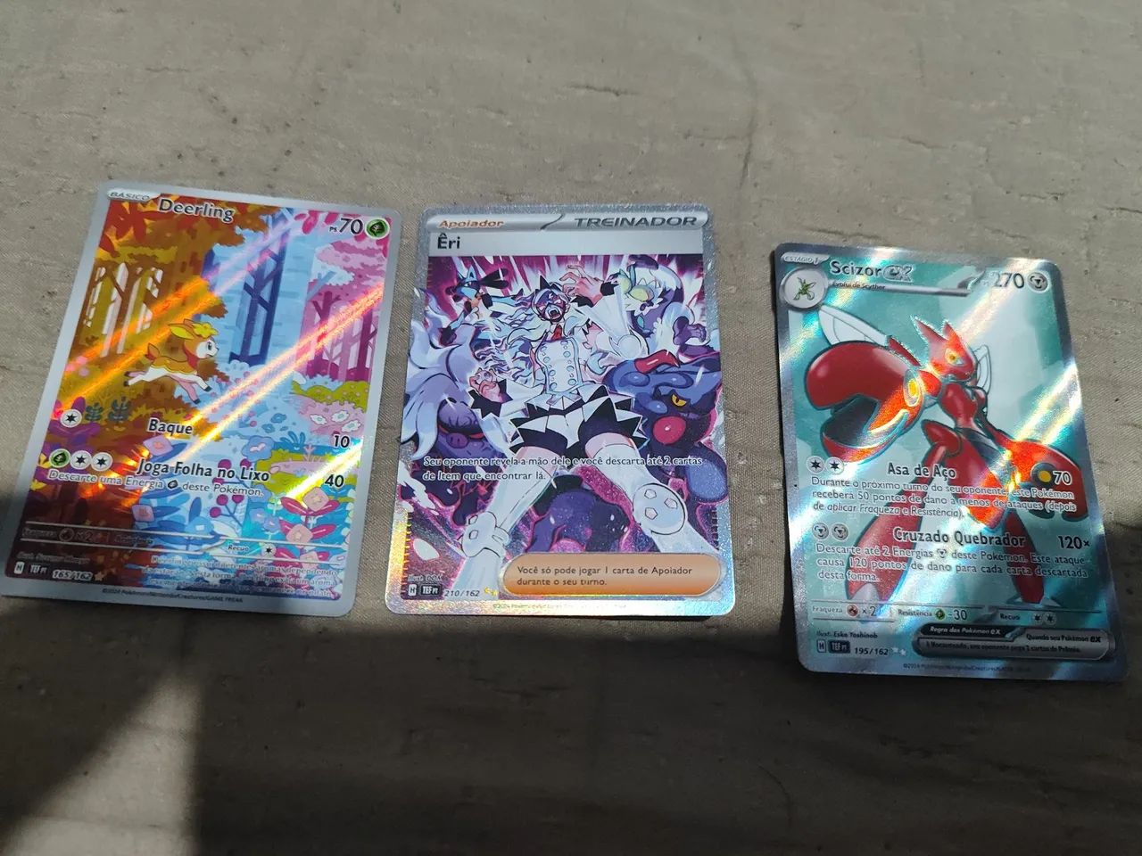 Cartas Pokemon - Scizor, Deerling e Eri