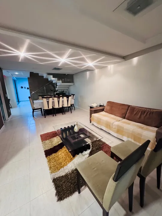 Casa em condomínio Luxo com Piscina e Churrasqueira
