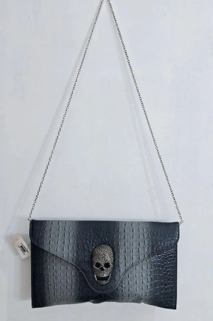 Bolsa  pasta caveiras com strass tiracolo craquelada - Foto 5