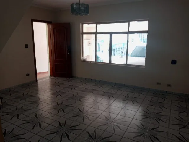 Sobrado residencial para locação Vila Sta Catarina-2 quartos/2banheiros/sem vaga