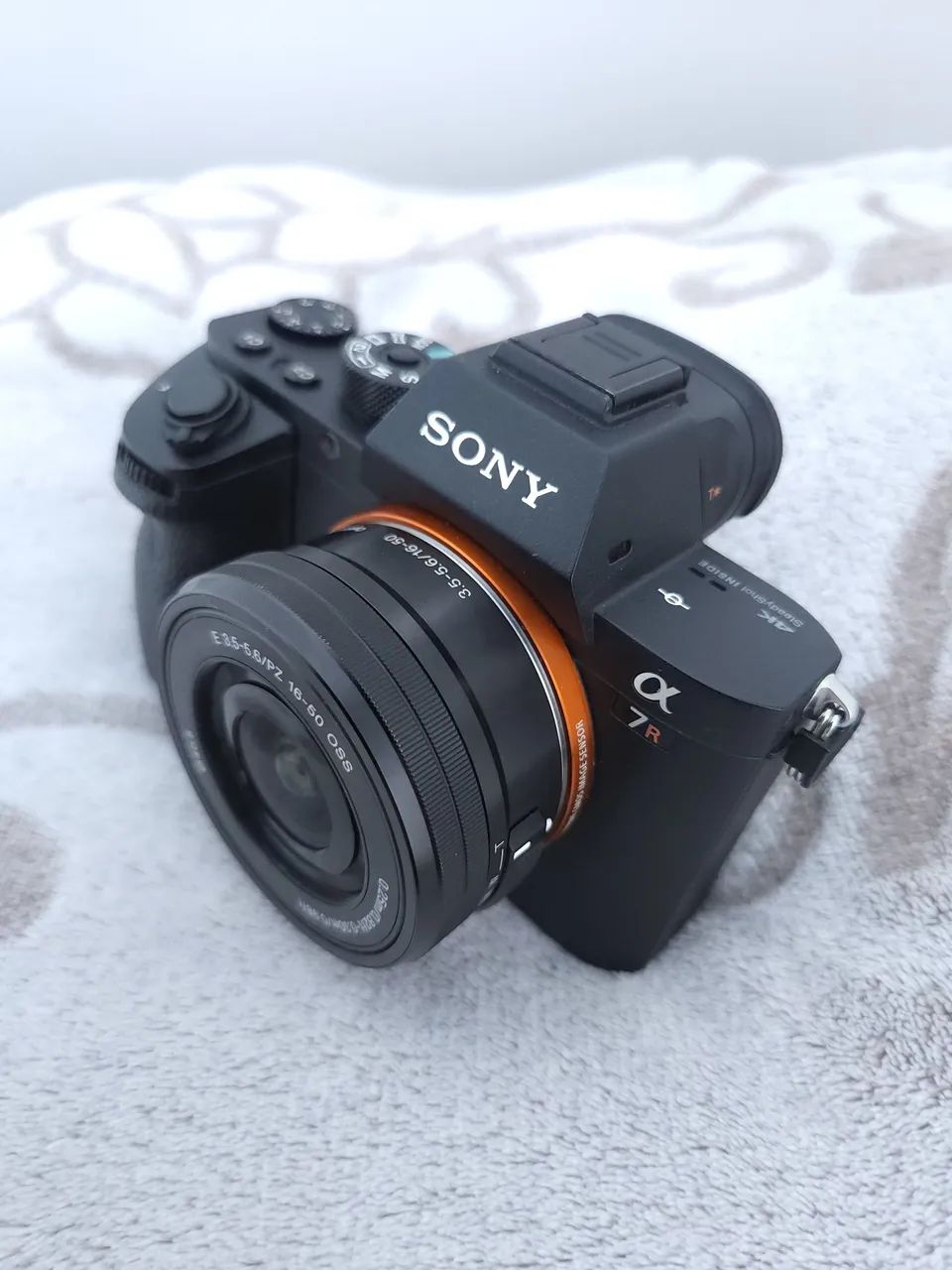 Câmera Sony A7RII com Lente 16-50m 7RII