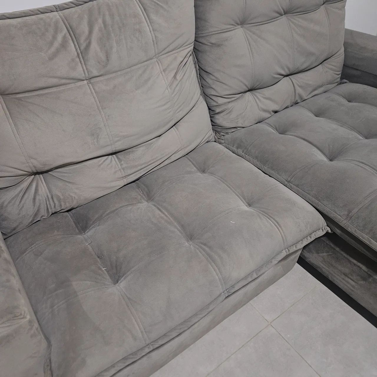 Sofá retrátil e reclinável 64254006442242120