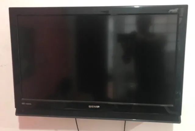 TV Semp 32 pol com controle remoto
