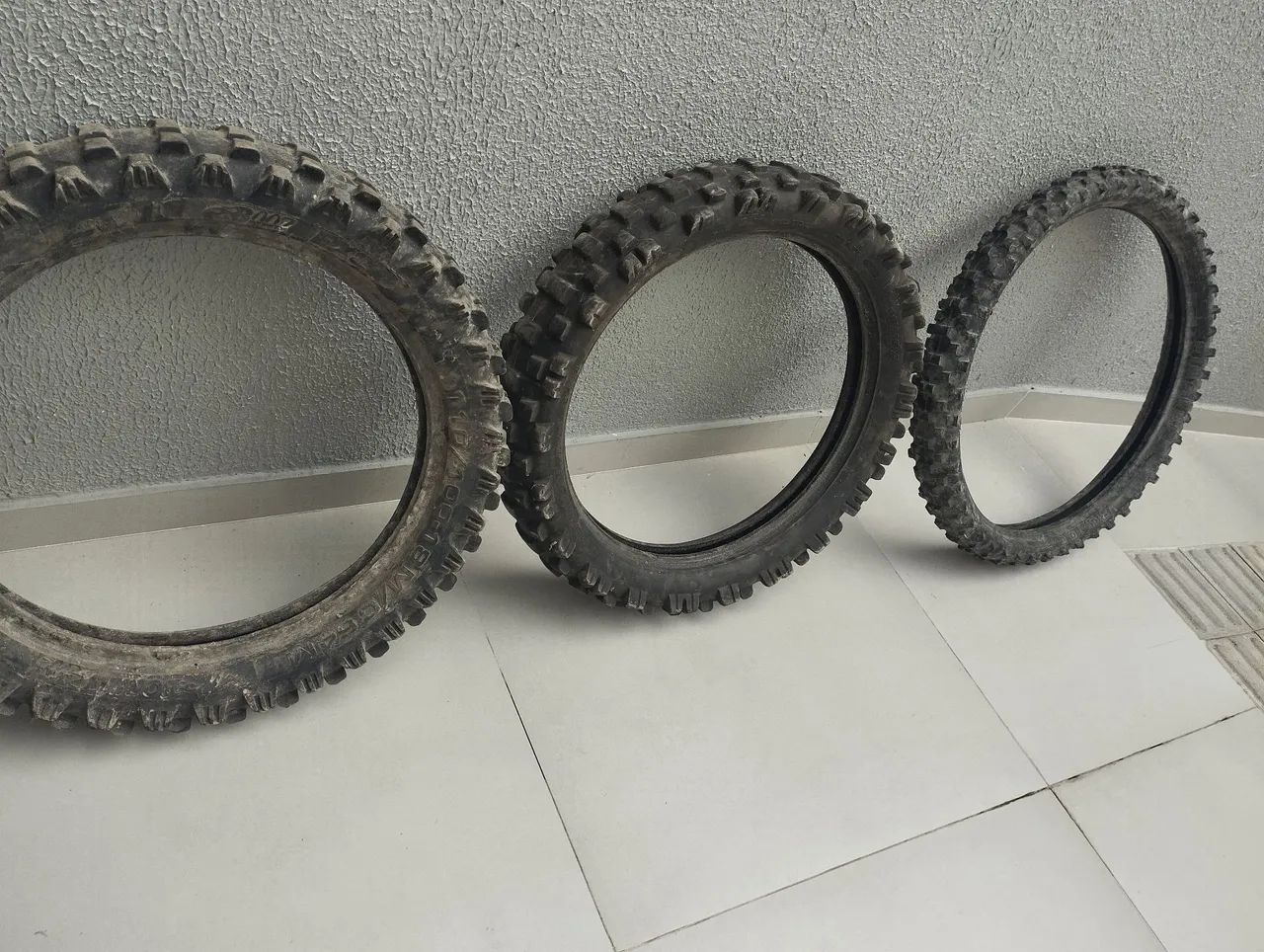 Pneus de trilha 110/100