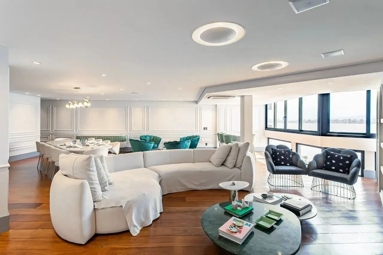 Reformado à Venda na Beira Mar, Florianópolis, 3 Suítes, 250m2