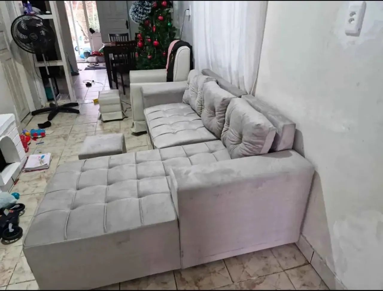 Sofá cheyse de 3 lugares com puff de brinde  - Foto 5