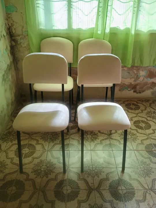 4 Cadeiras Simples - Ótimo estado! - Foto 2