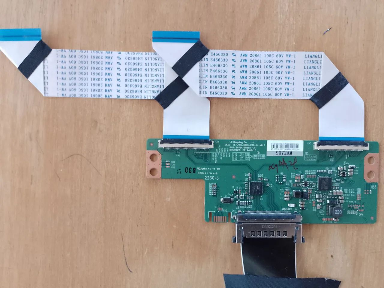 Placa de T-con com cabo Flat AIWA AWS-TV-BL02-A - Foto 3