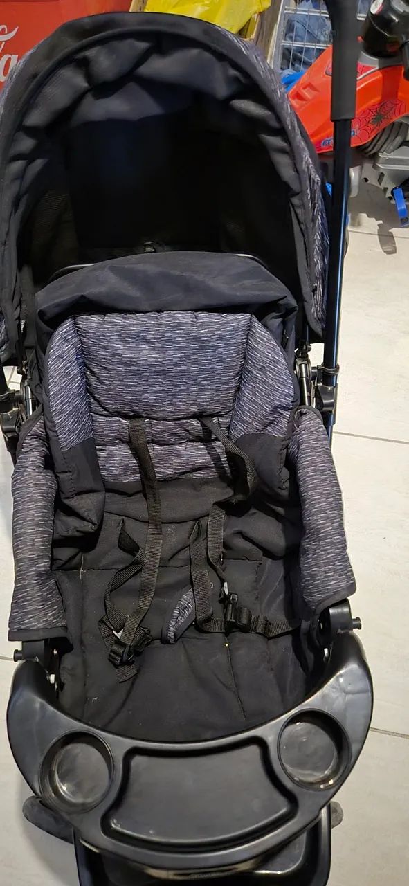 Carrinho de bebê semi novo. - Foto 2