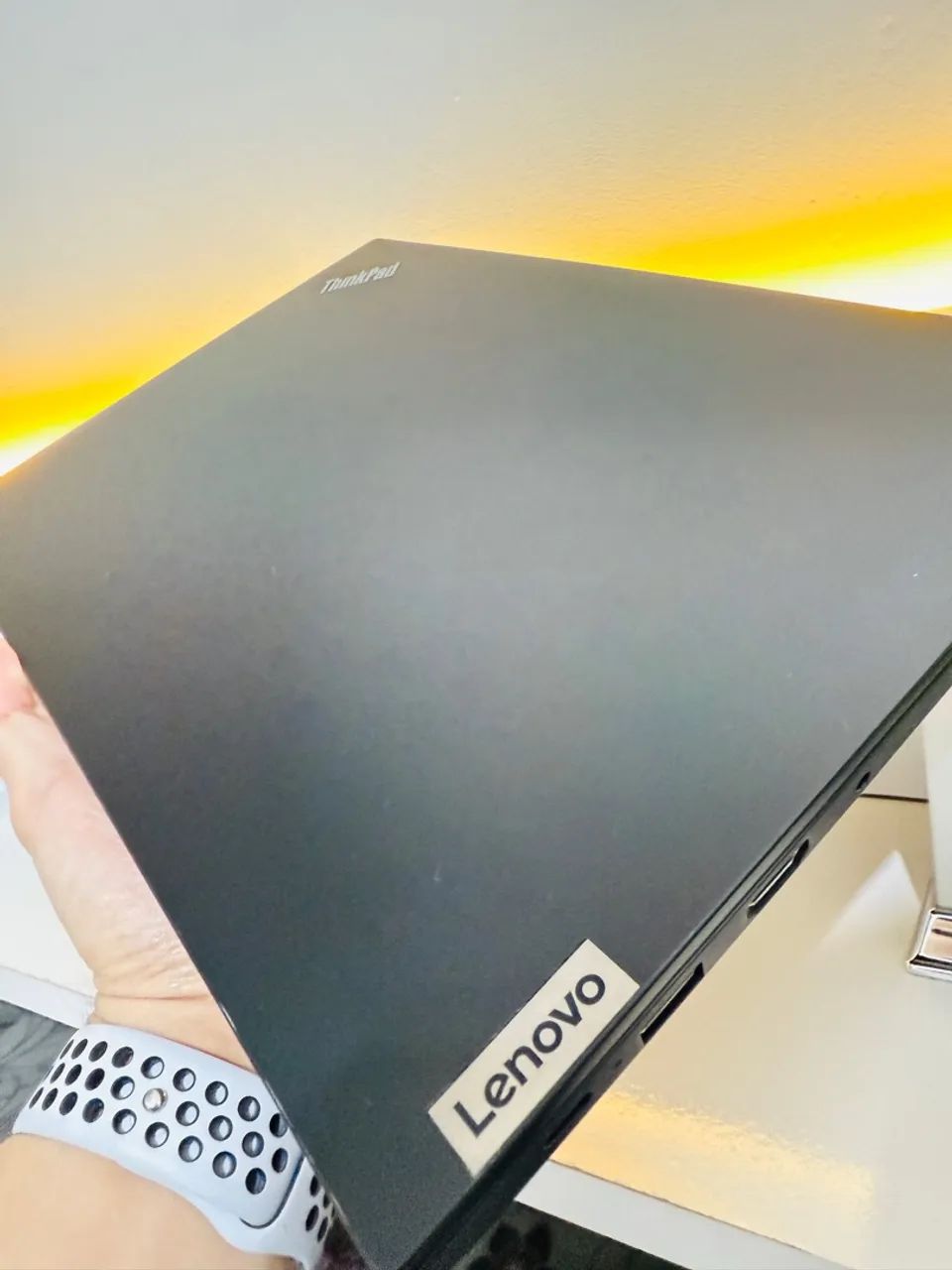 Notebook Lenovo ThinkPad Ryzen 5, C/ placa gráfica dedicada. - Foto 2