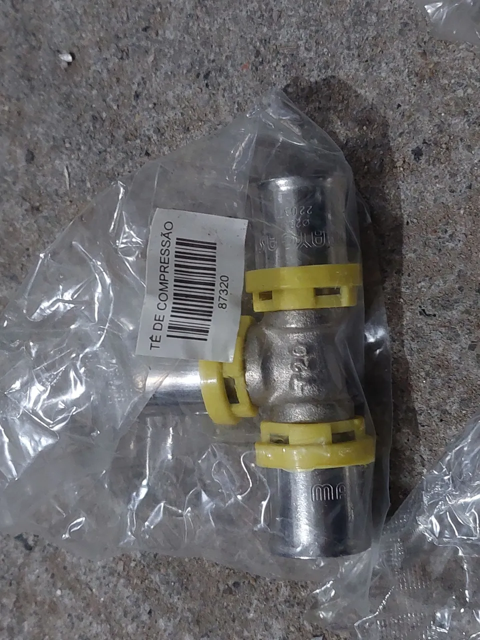 10un Tê c/ Rosca Fêmea para Tubo Multicamadas 20mm