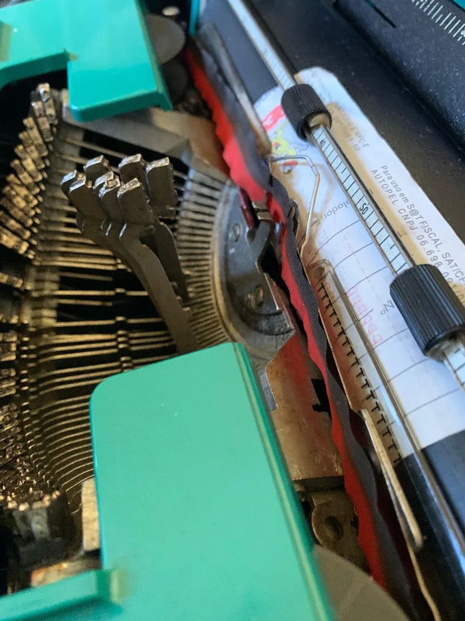 Máquina de escrever Olivetti Studio 45 64661943634049121