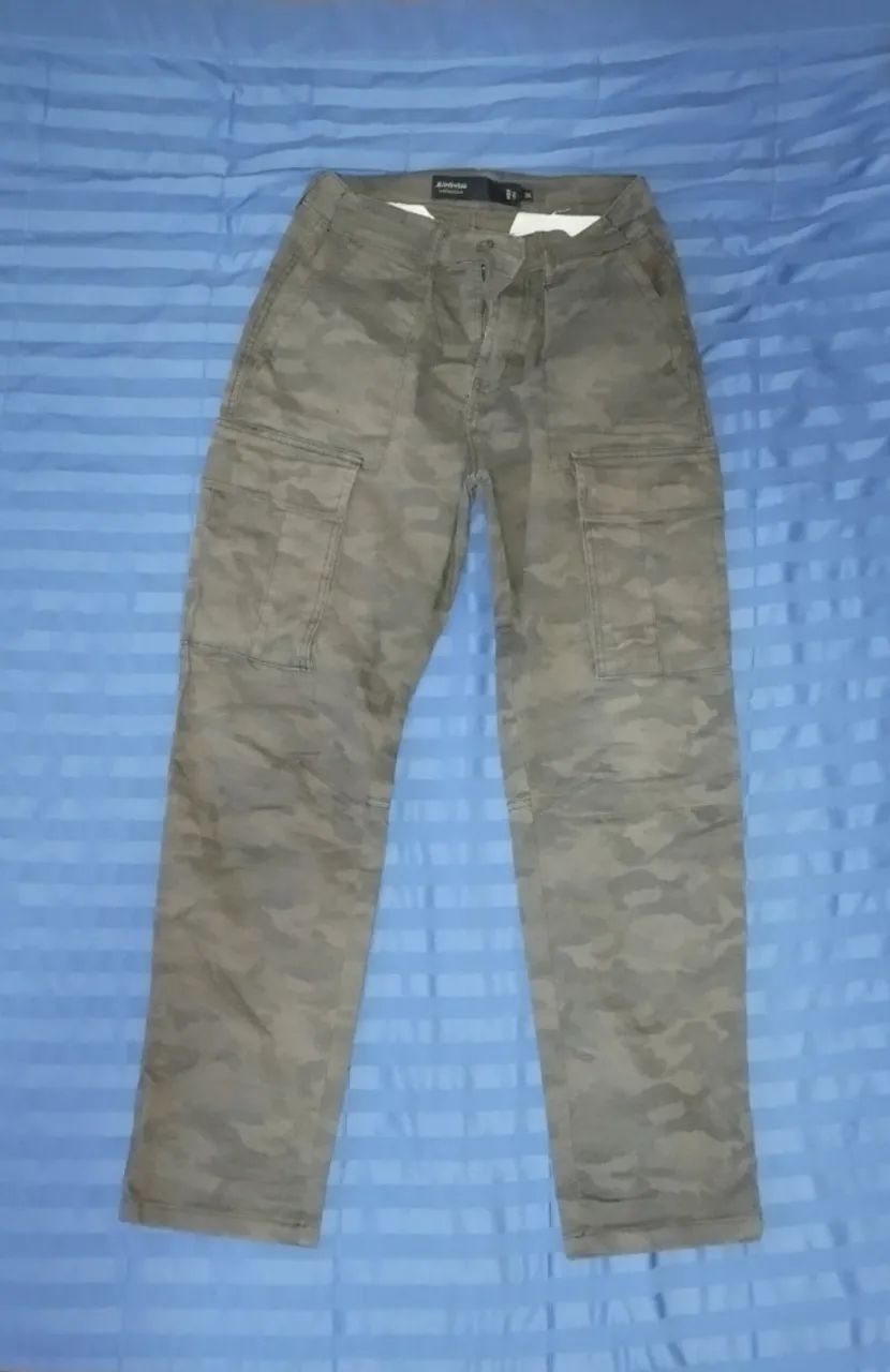 calça camuflada c&a 