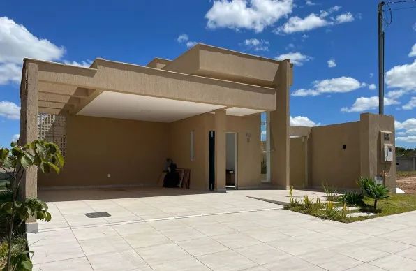 Ótima casa na Ocidental 