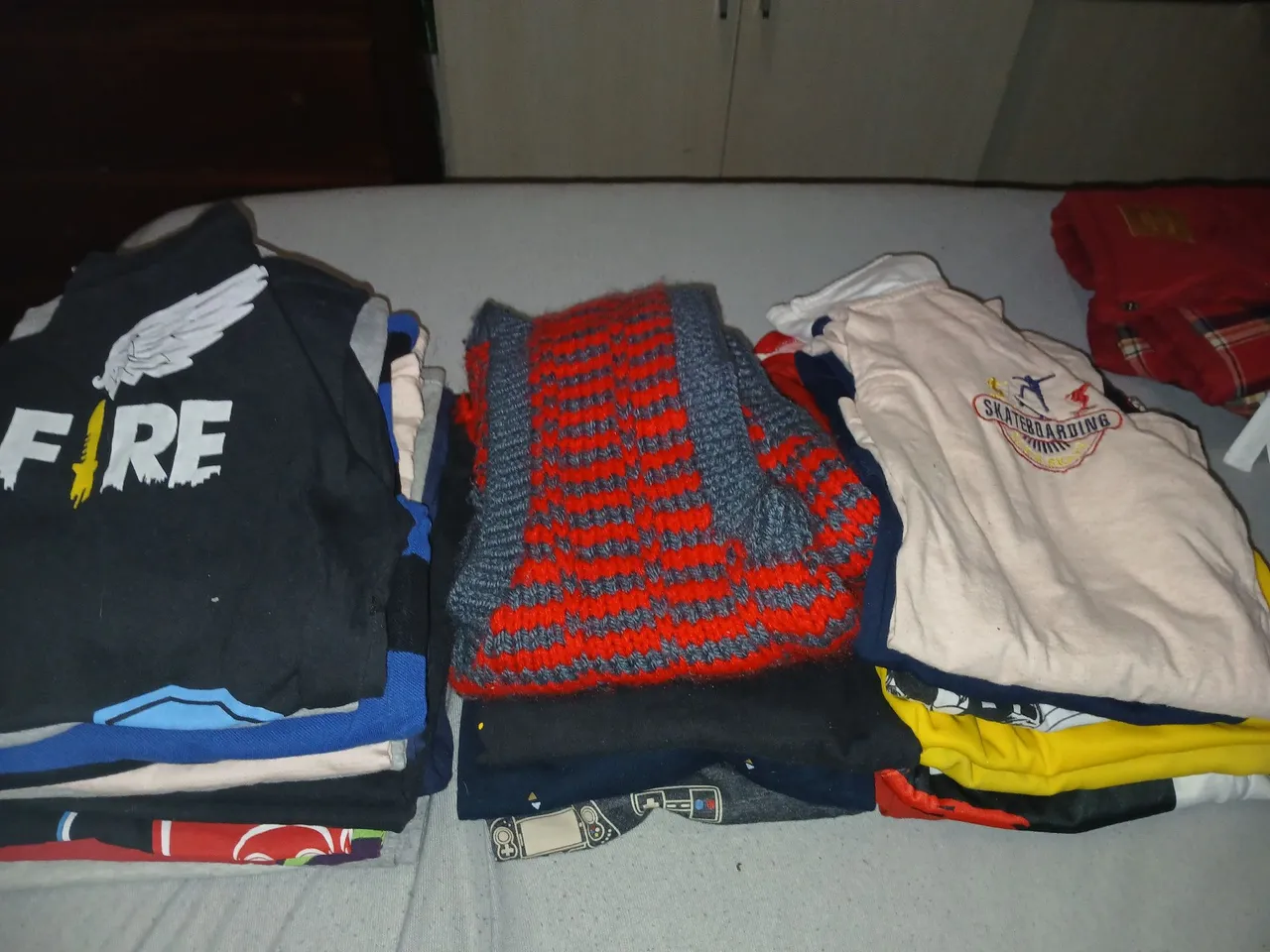 Lote de roupas infantis variadas - Tam. 6-8 anos