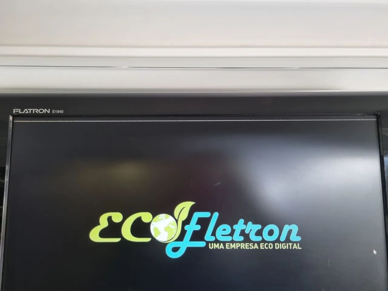 Monitor LG 19" Polegadas com Linha de Pixel por 119,00. Acompanha Fonte Original LG  - Foto 2