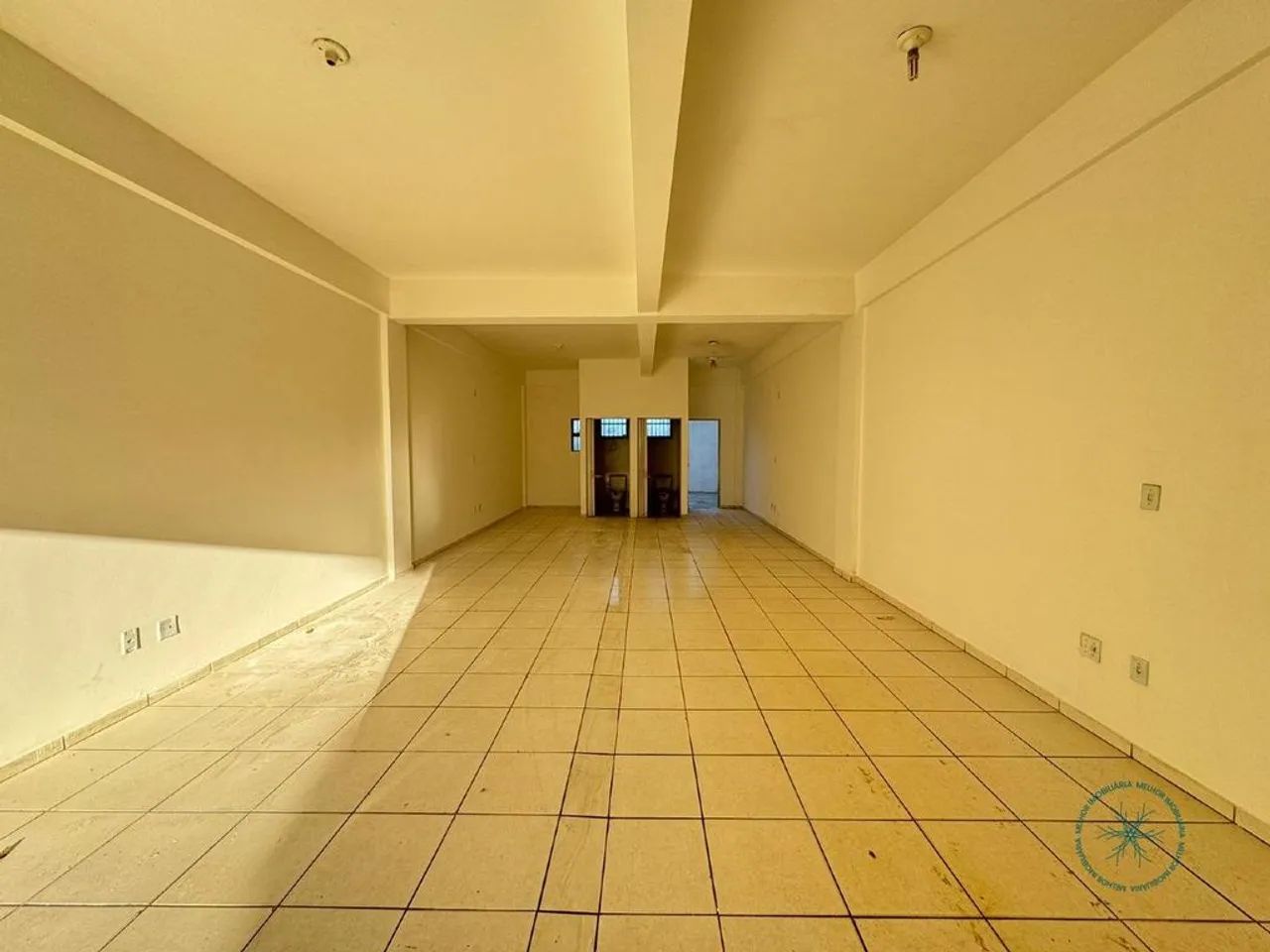 Ponto Comercial/Loja para Alugar em Santa Mônica, Belo Horizonte - MG - Foto 2
