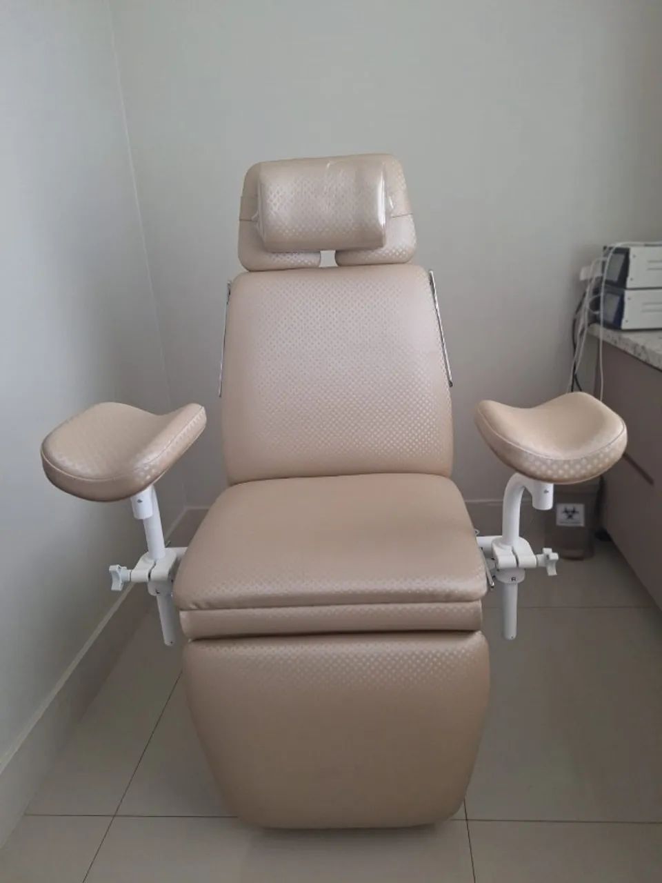 Mesa/Cadeira para procedimentos Olsen - Foto 4