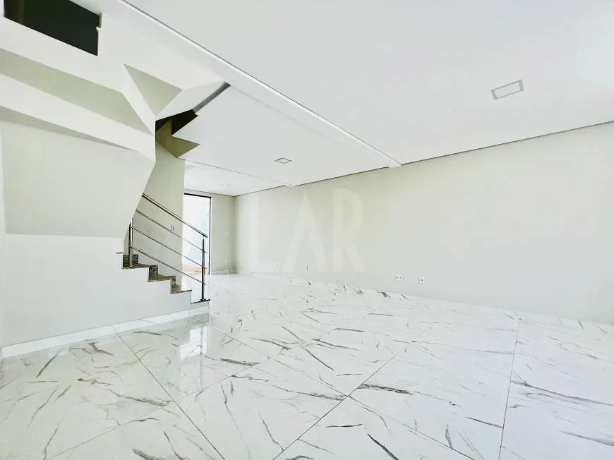Casa Geminada à venda, 3 quartos, 1 suíte, 2 vagas, Santa Rosa - Belo Horizonte/MG - Foto 2