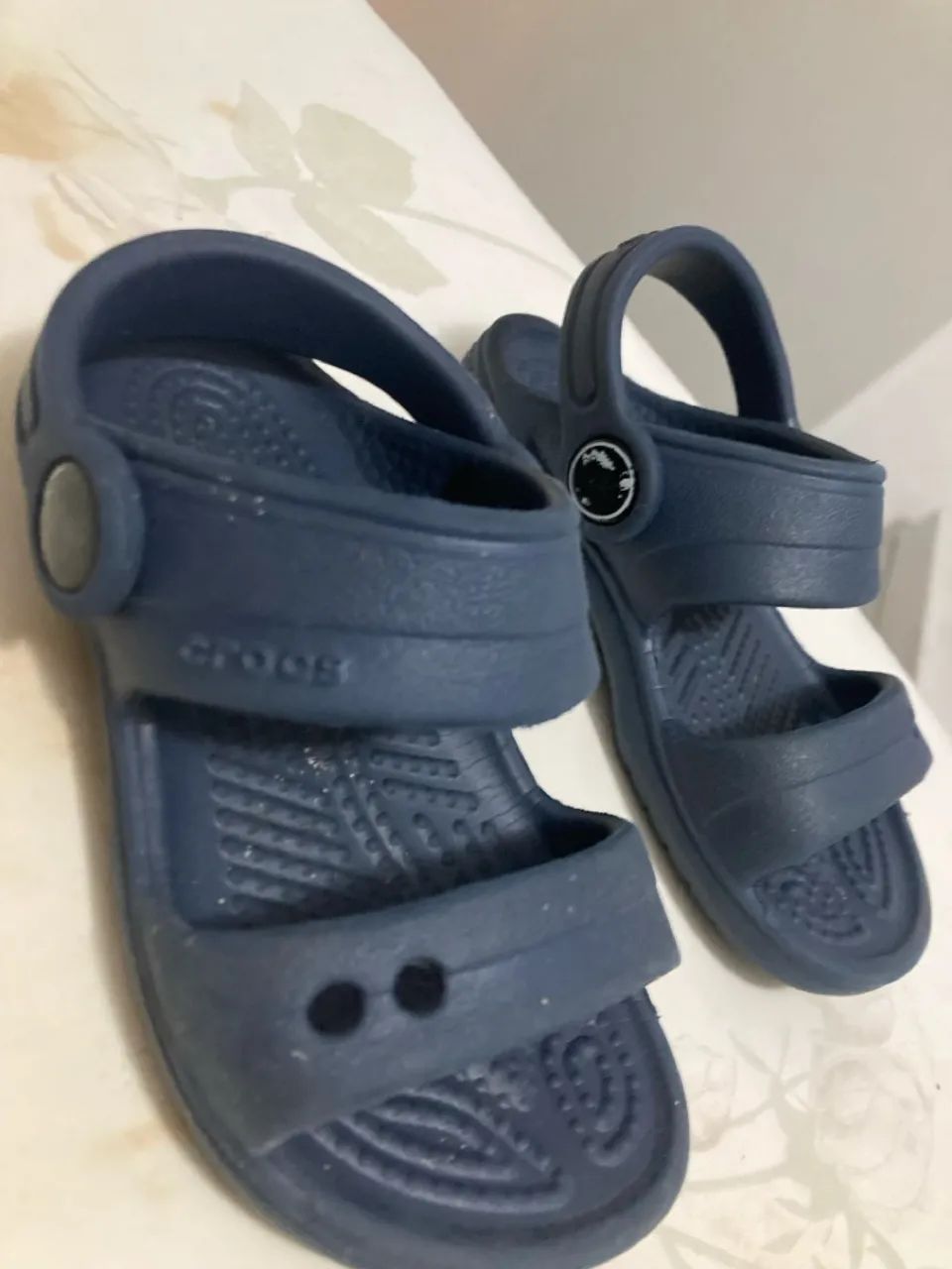 Sandálias Crocs Infantis - Conforto e Estilo! - Foto 4