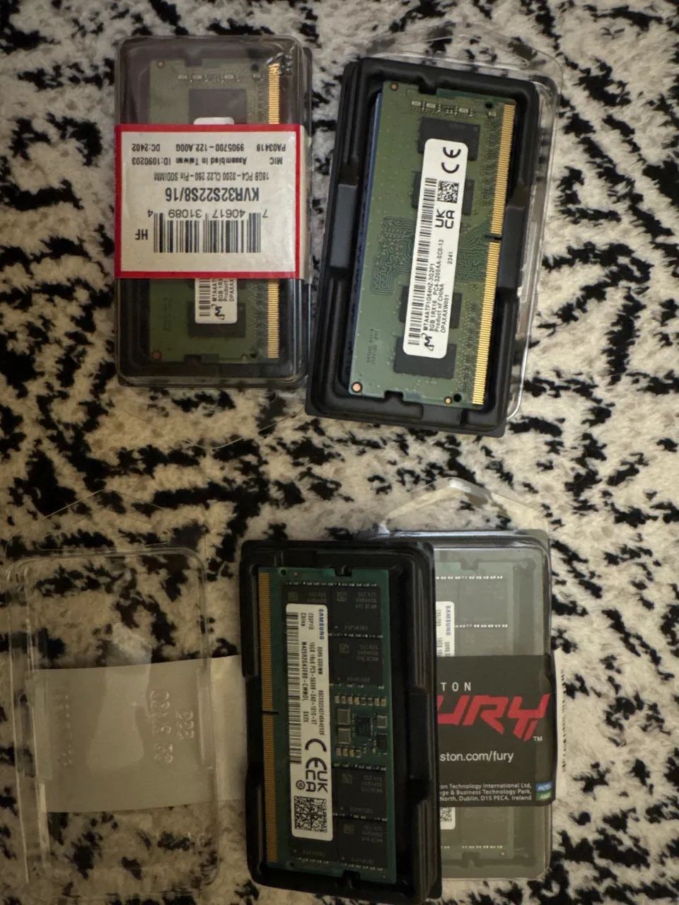 SODIMM DDR4 8GB 3200 and DDR5 16GB 5600 Memory64739358252674122