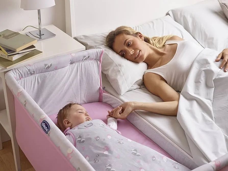 Berço portátil que acopla na cama chicco next2me princess menina rosa e cinza