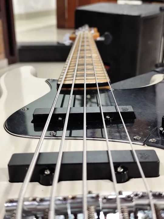 Baixo Tagima TJB 5 | Captação cerâmica e circuito RB custom - Foto 4