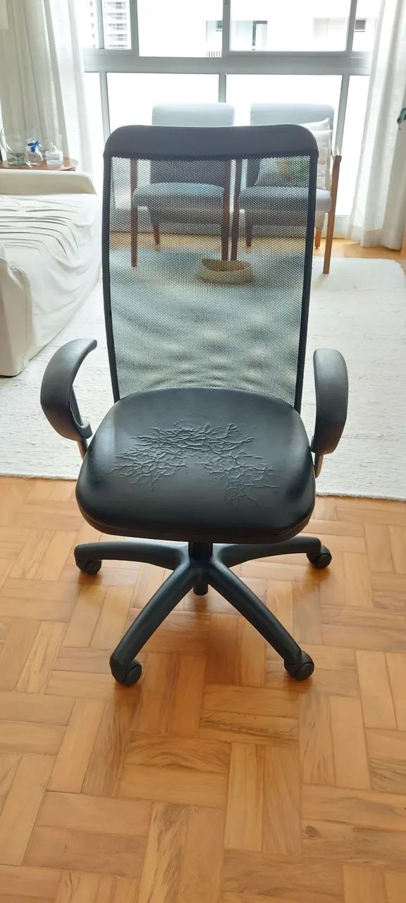 Cadeira de Escritório Executiva Giratória com Rodinhas