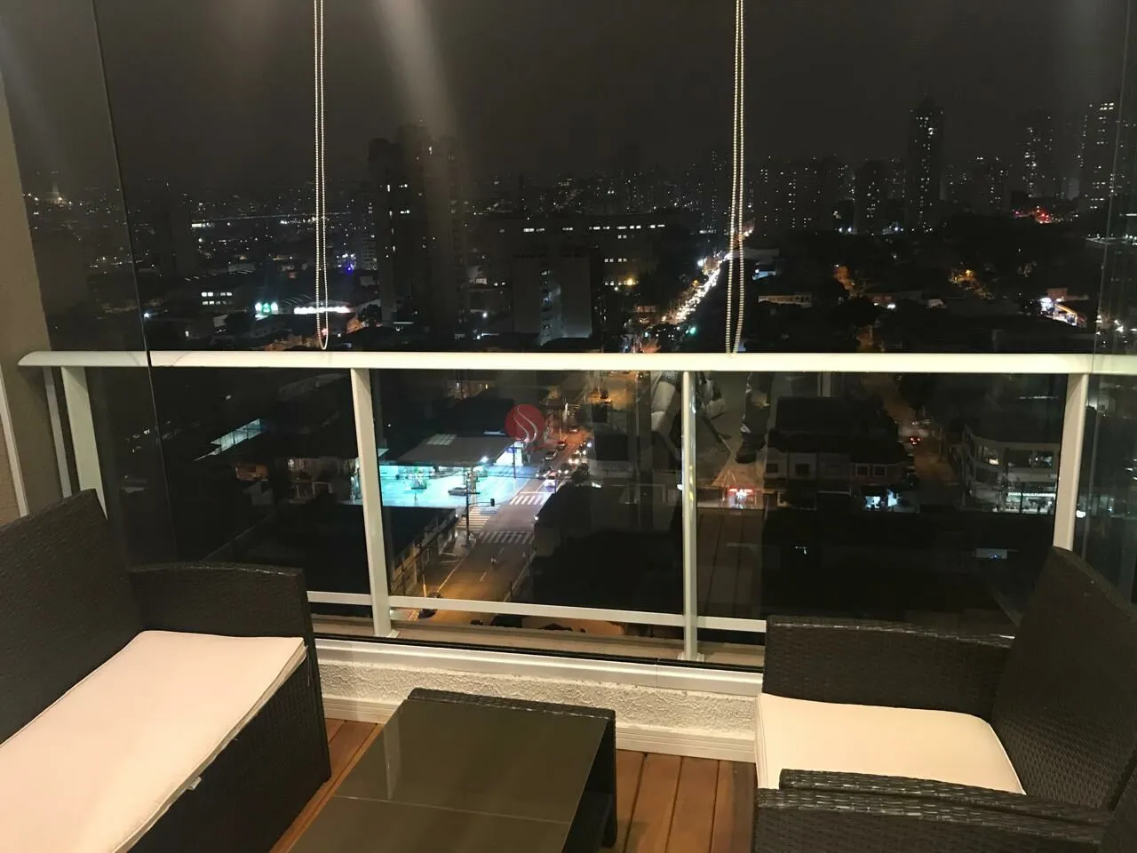 Studio para compra no Anália Franco decorado, 1 banheiro, 1 vaga, sacada e lazer completo.