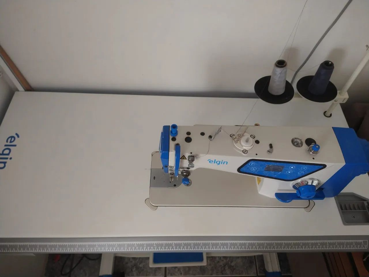 Máquina de costura Elgin Reta - Foto 3