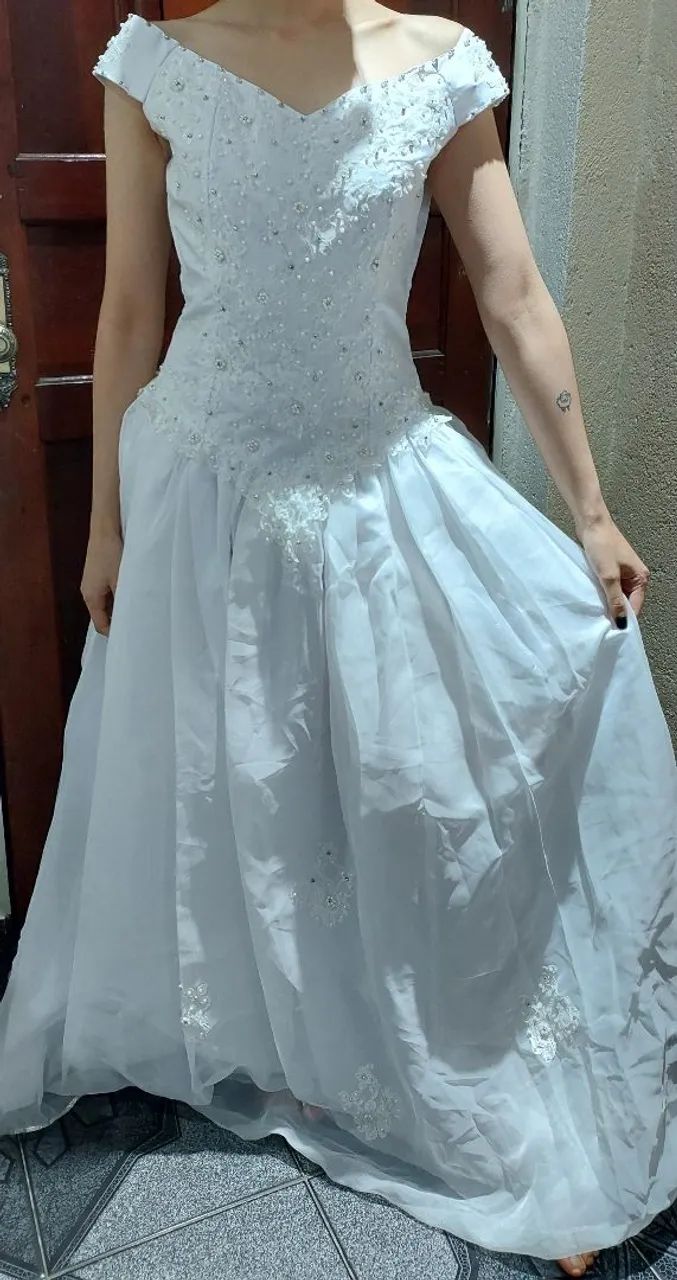 Vestido de noiva branco elegante - Foto 2