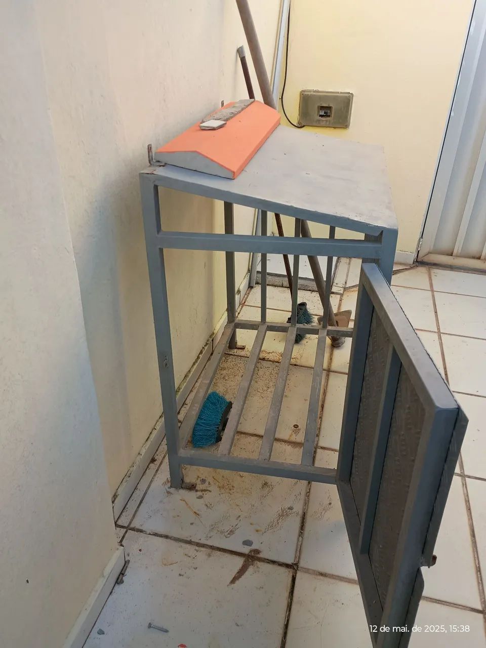 Armário de ferro para proteção de botijão de gás 