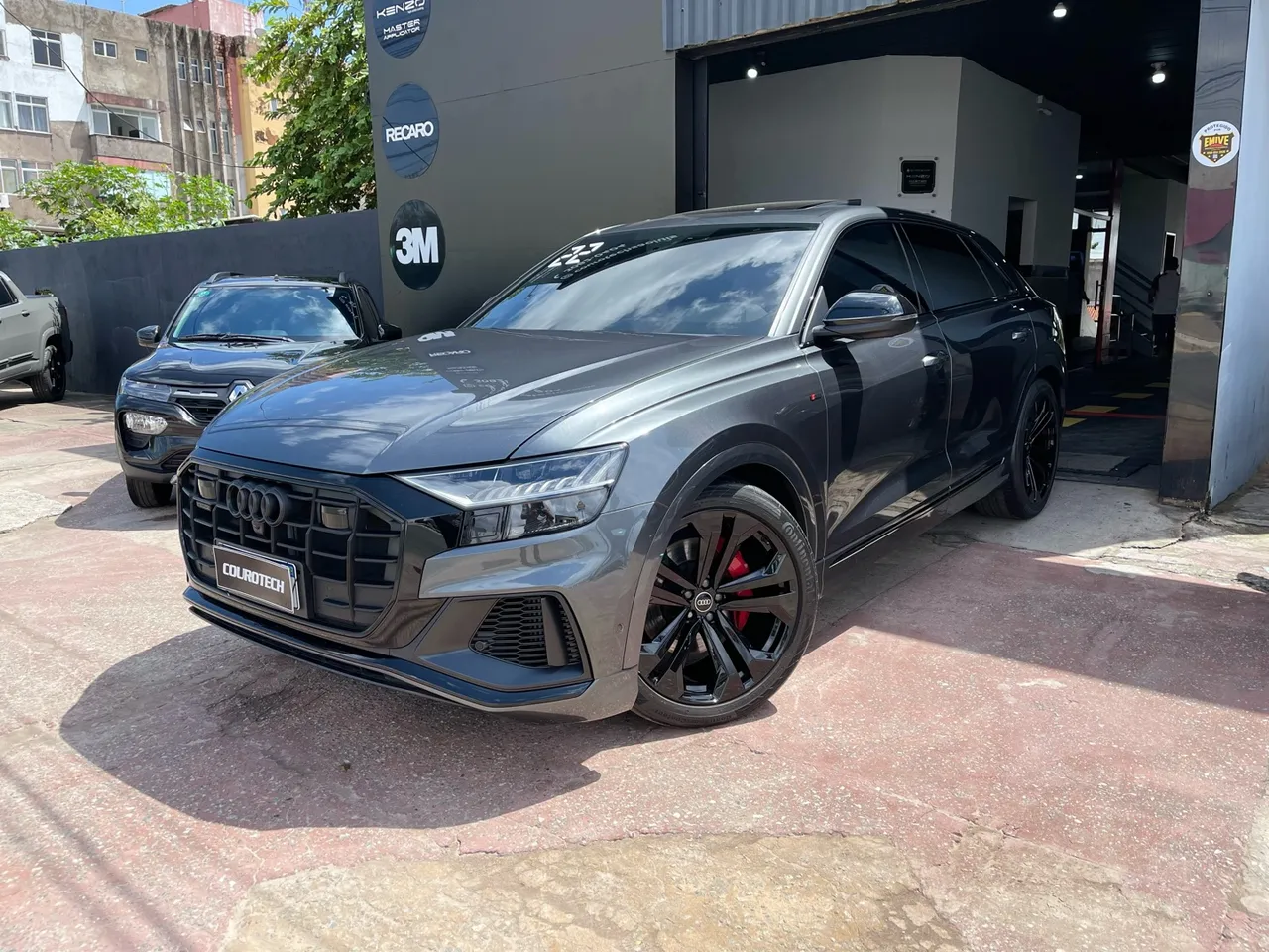 AUDI Q8 S Line TFSI Perfomance Black