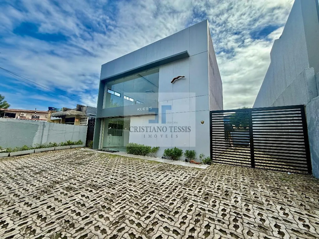 Casa Comercial