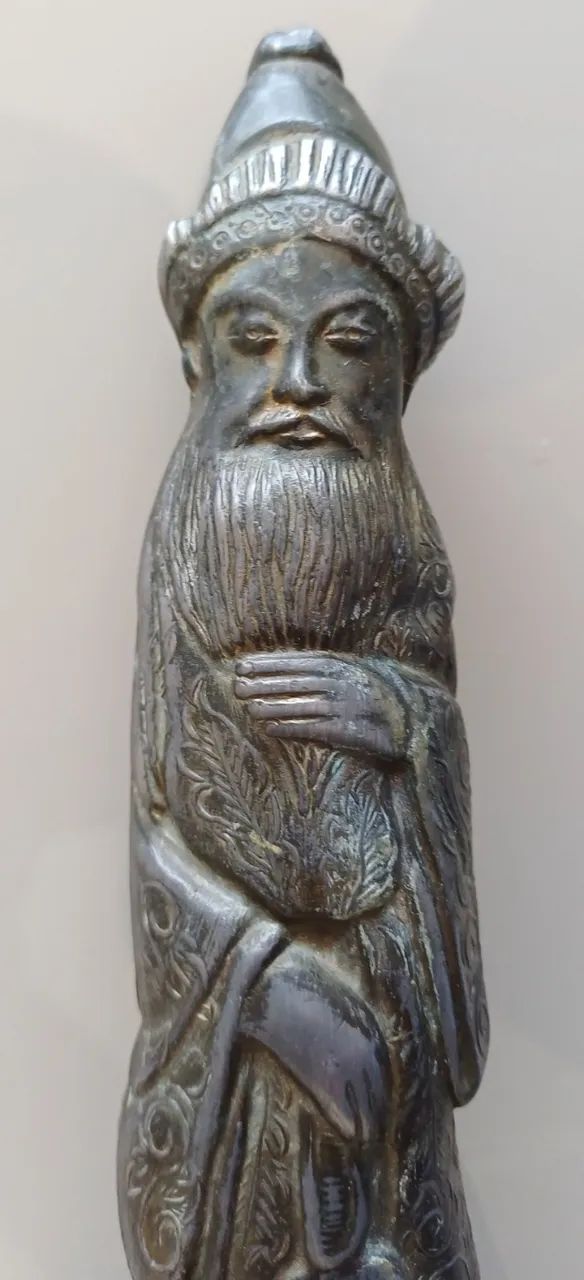 Antiga Estatueta Monge com Sabre