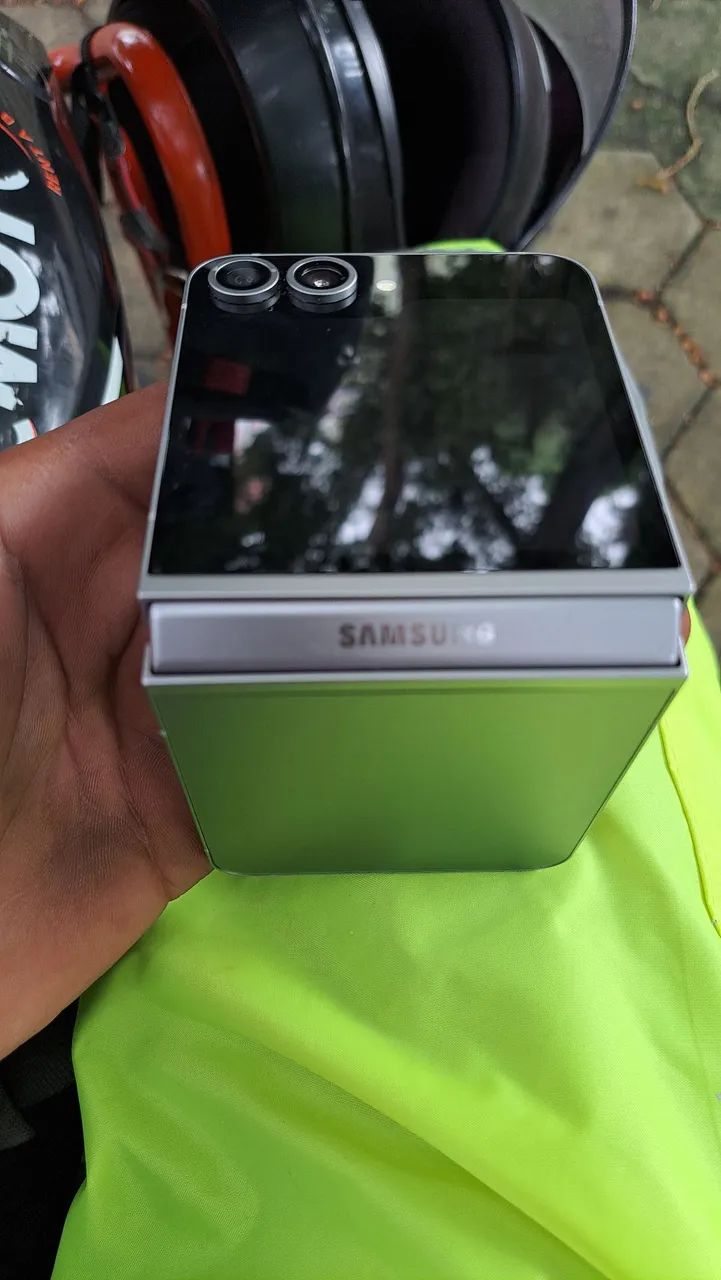 Sansung Z-Flip 6 - Foto 3