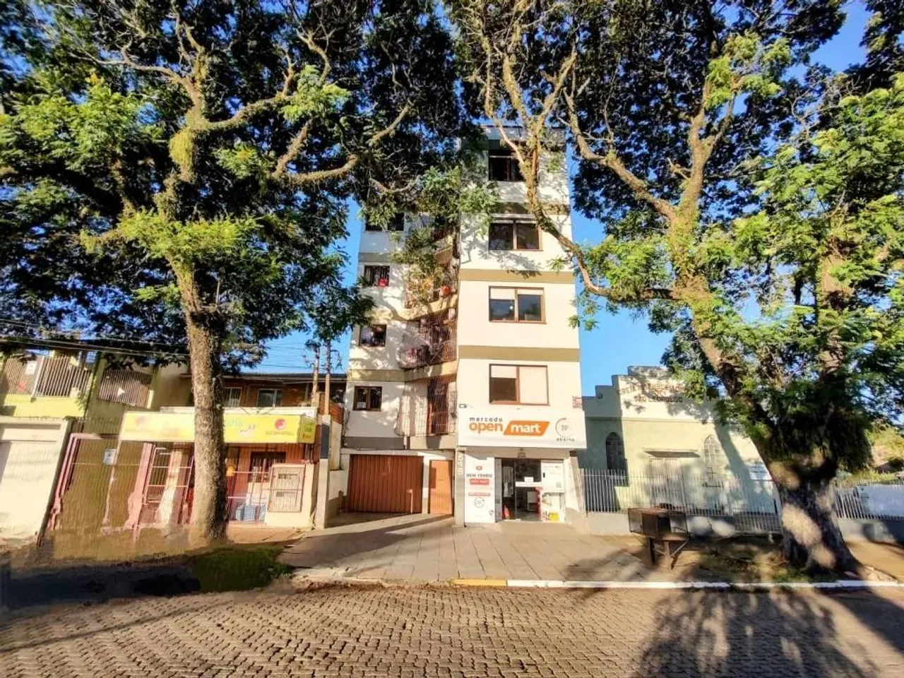 Sobrado para Alugar no bairro Rio dos Sinos com 171 m² e 3 dormitórios/quartos disponíveis