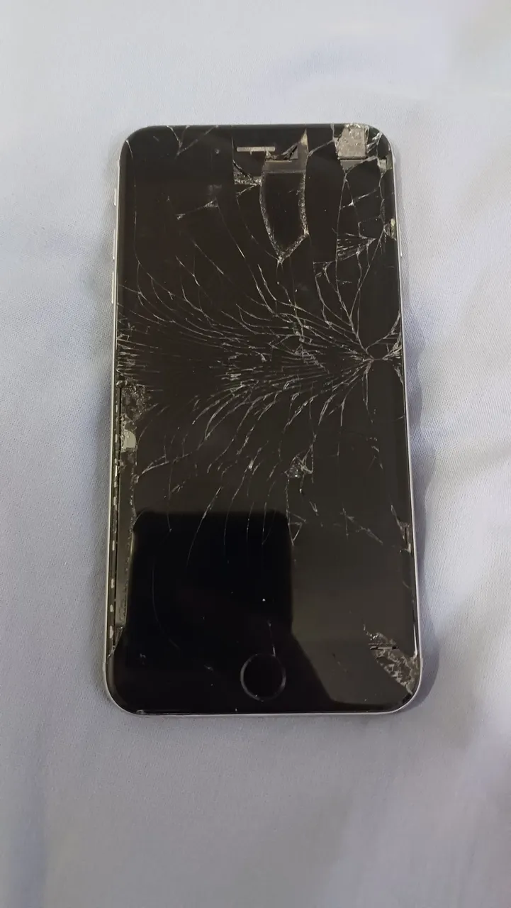 iPhone 6 Plus com Tela Quebrada
