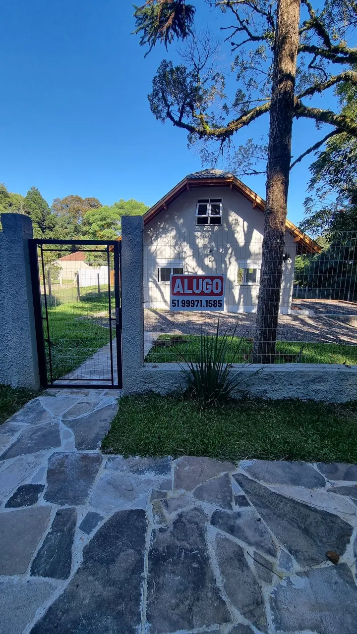 Casa em Gramado 3 dorm, 1 suíte c/ amplo terreno totalmente cercado.