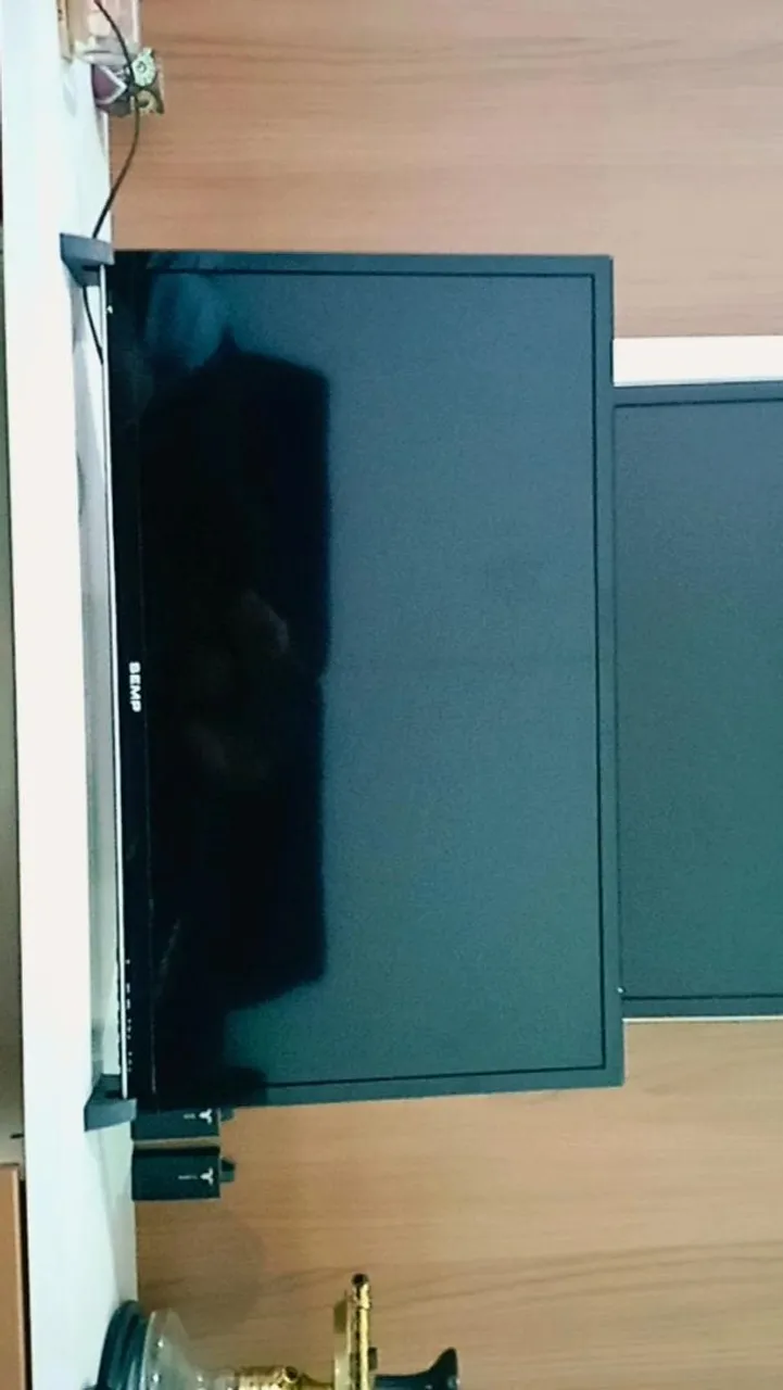 TV Semp 42 polegadas