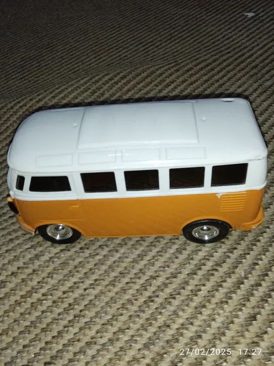 Carrinho Volkswagen Kombi - Brinquedo bate e volta com sons e luzes - Foto 3