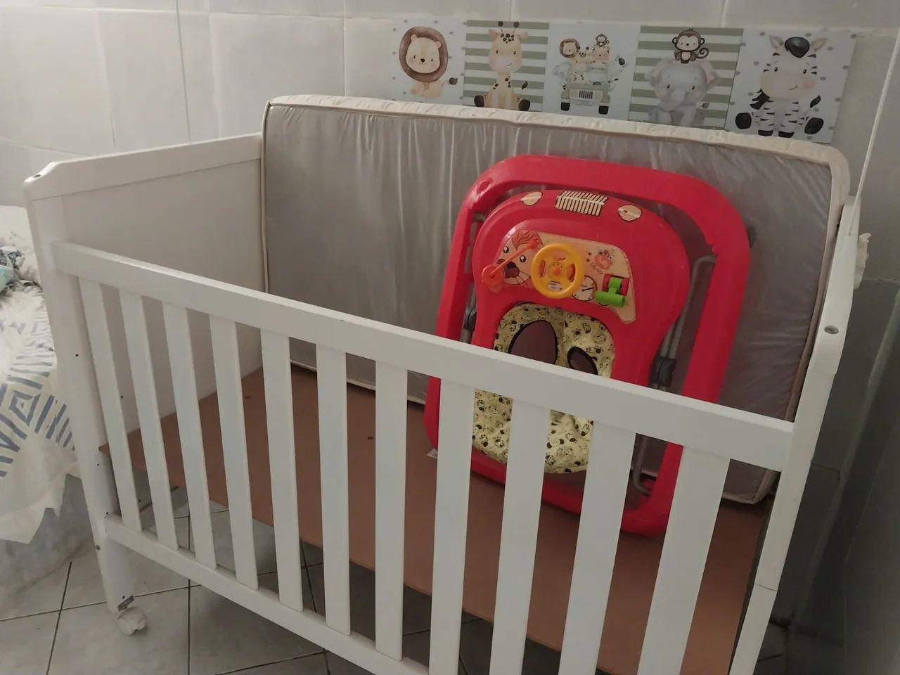 Berço de Bebê Branco ,e andajar 