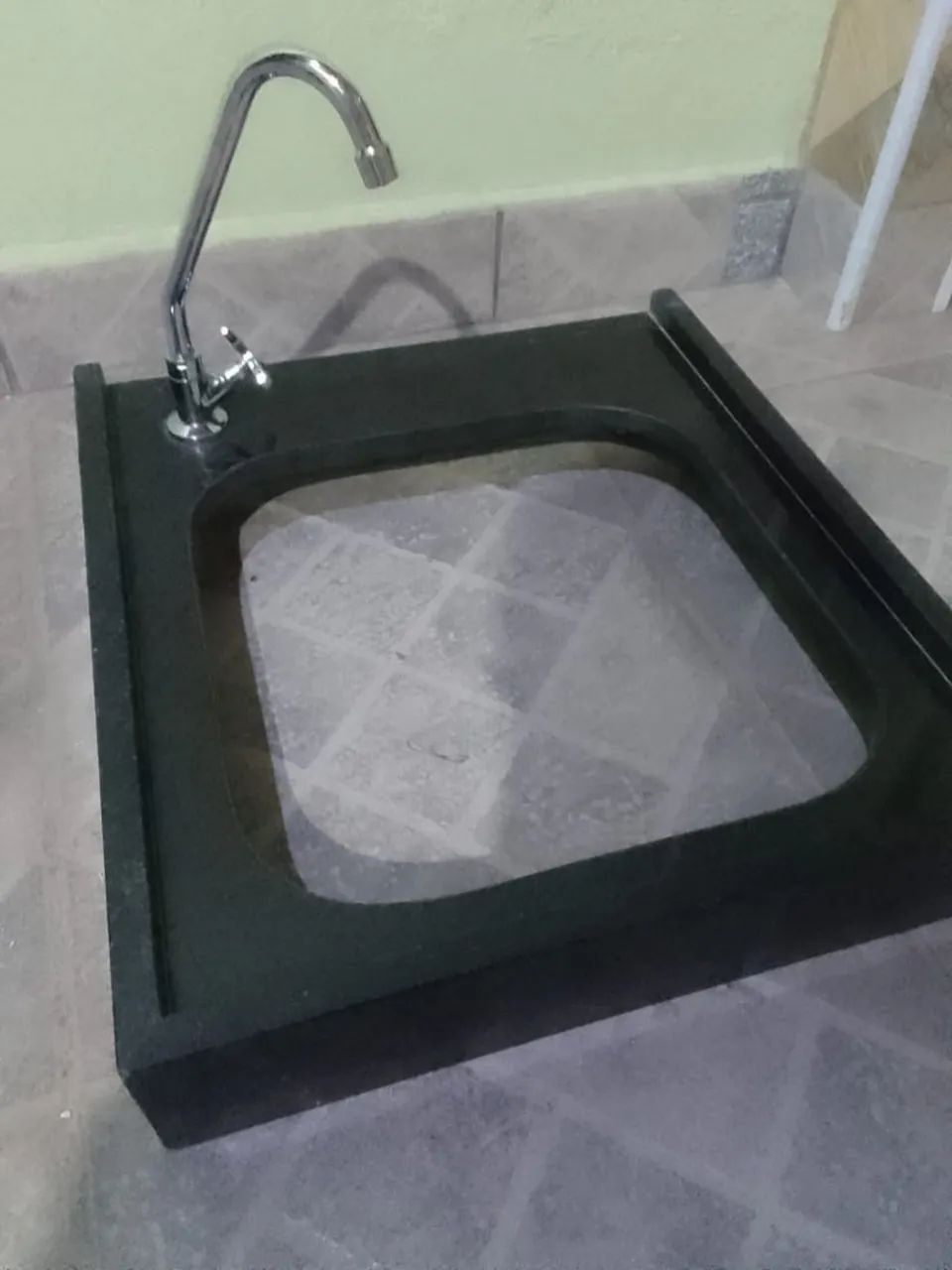 Pedra granito pra Cuba para área externa + torneira Docol Nova, ACEITO OFERTAS  - Foto 4
