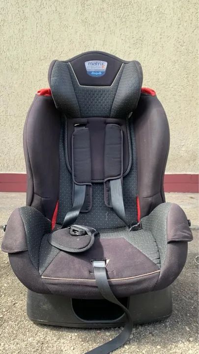 Cadeirinha de carro infantil Matrix - Usada