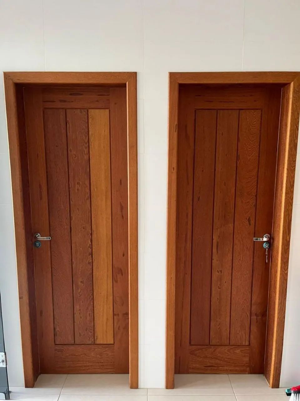 Instalação de portas,fechaduras digitais e convencionais, rodapé etc. - Foto 6