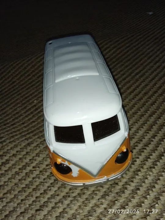 Carrinho Volkswagen Kombi - Brinquedo bate e volta com sons e luzes - Foto 2