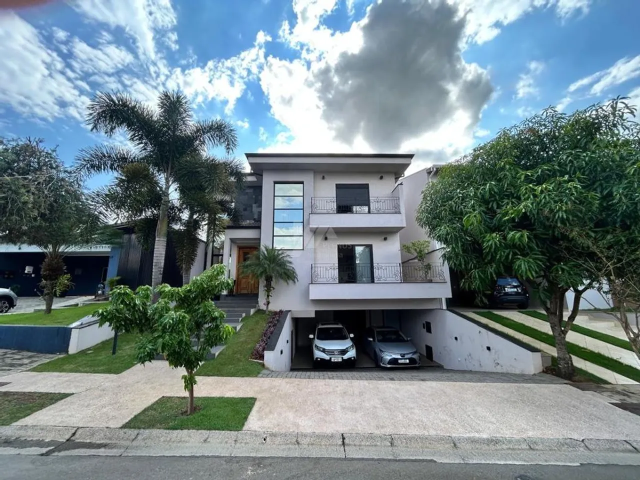 Sobrado à venda em Indaiatuba, Altos da Bela Vista, com 3 suítes, com 355 m²