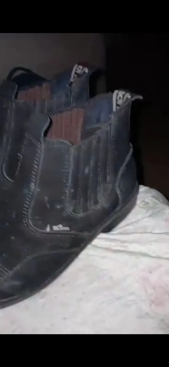 Botas de couro pretas
