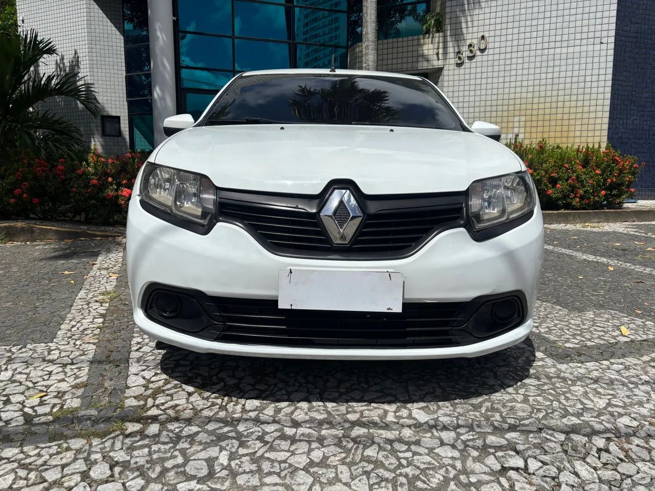 Vendo Logan Authentique 2018 Completo - Ótimo Estado! Valor 39.990,00 - Foto 3