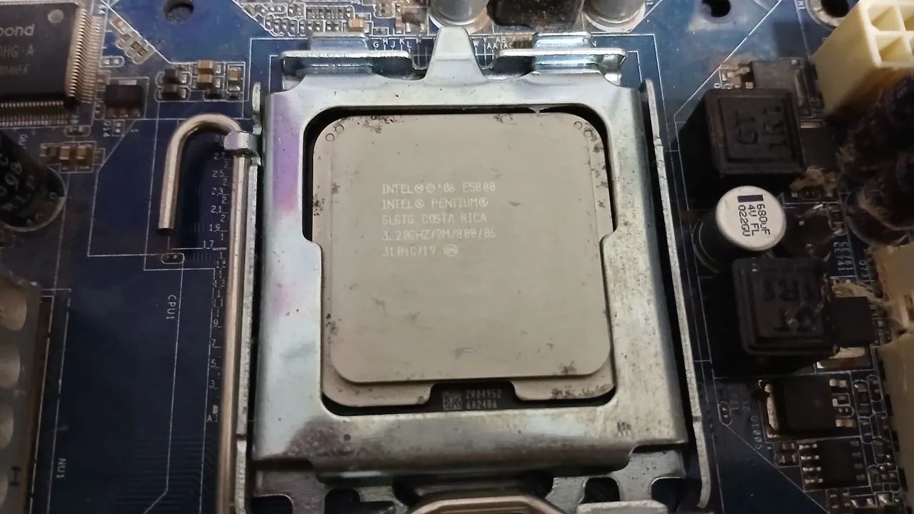 Placa mãe G41 com processador E5800 - Foto 3